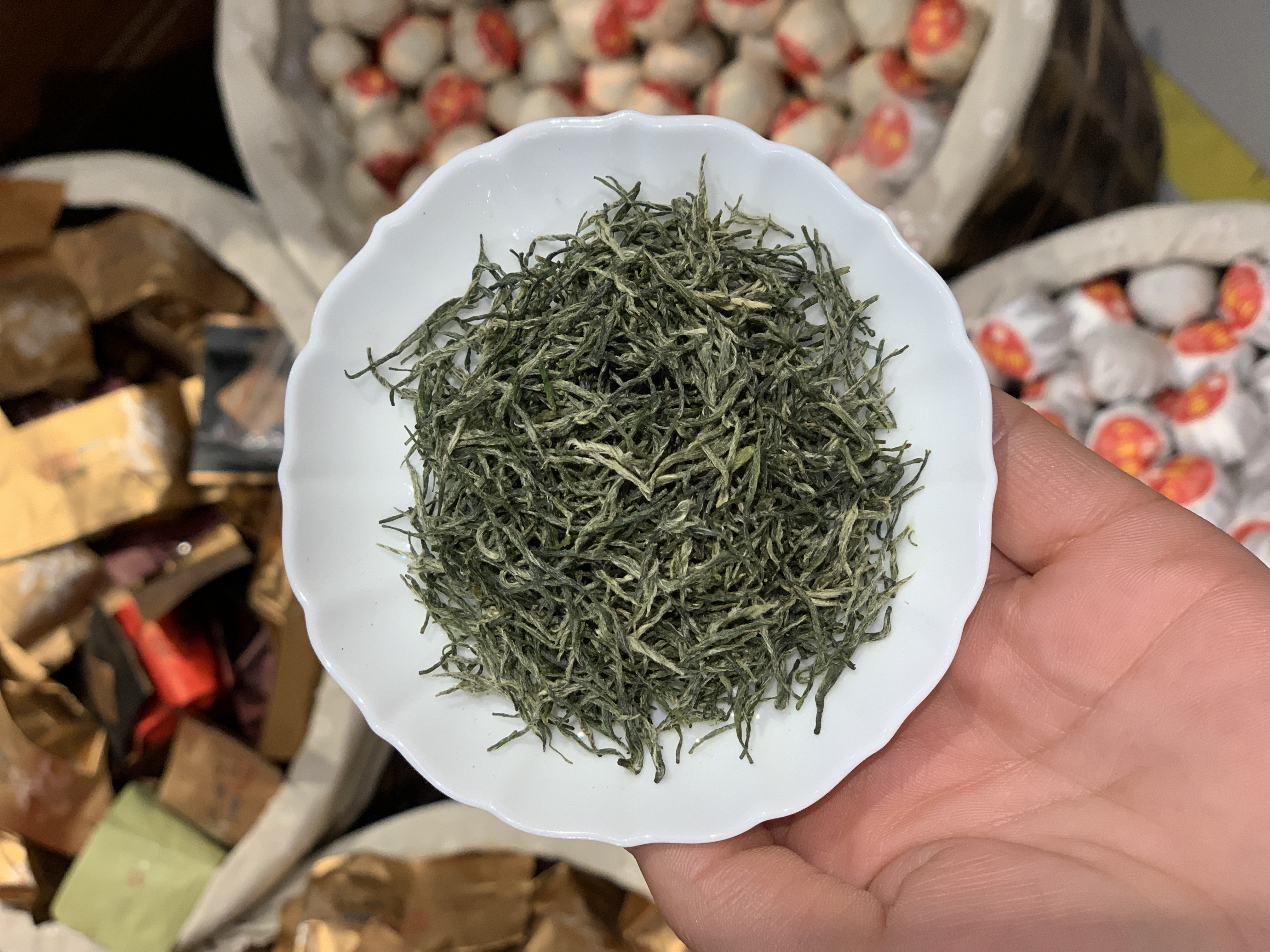茶叶树种植全攻略：从选种到收获，手把手教你种出优质茶叶(图1)