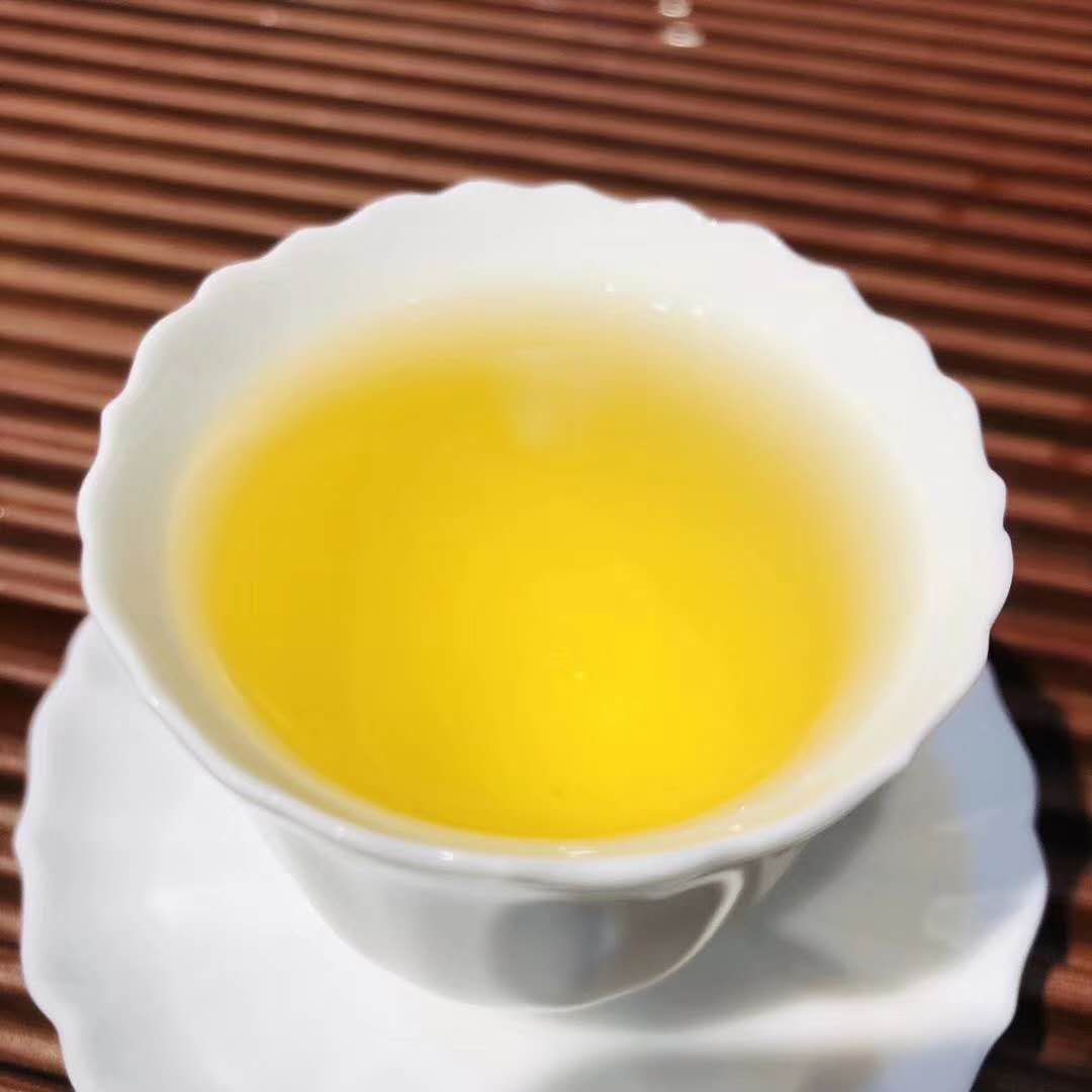 “陈年茶叶的隐藏价值：从保健到家居清洁的全面指南”(图1)