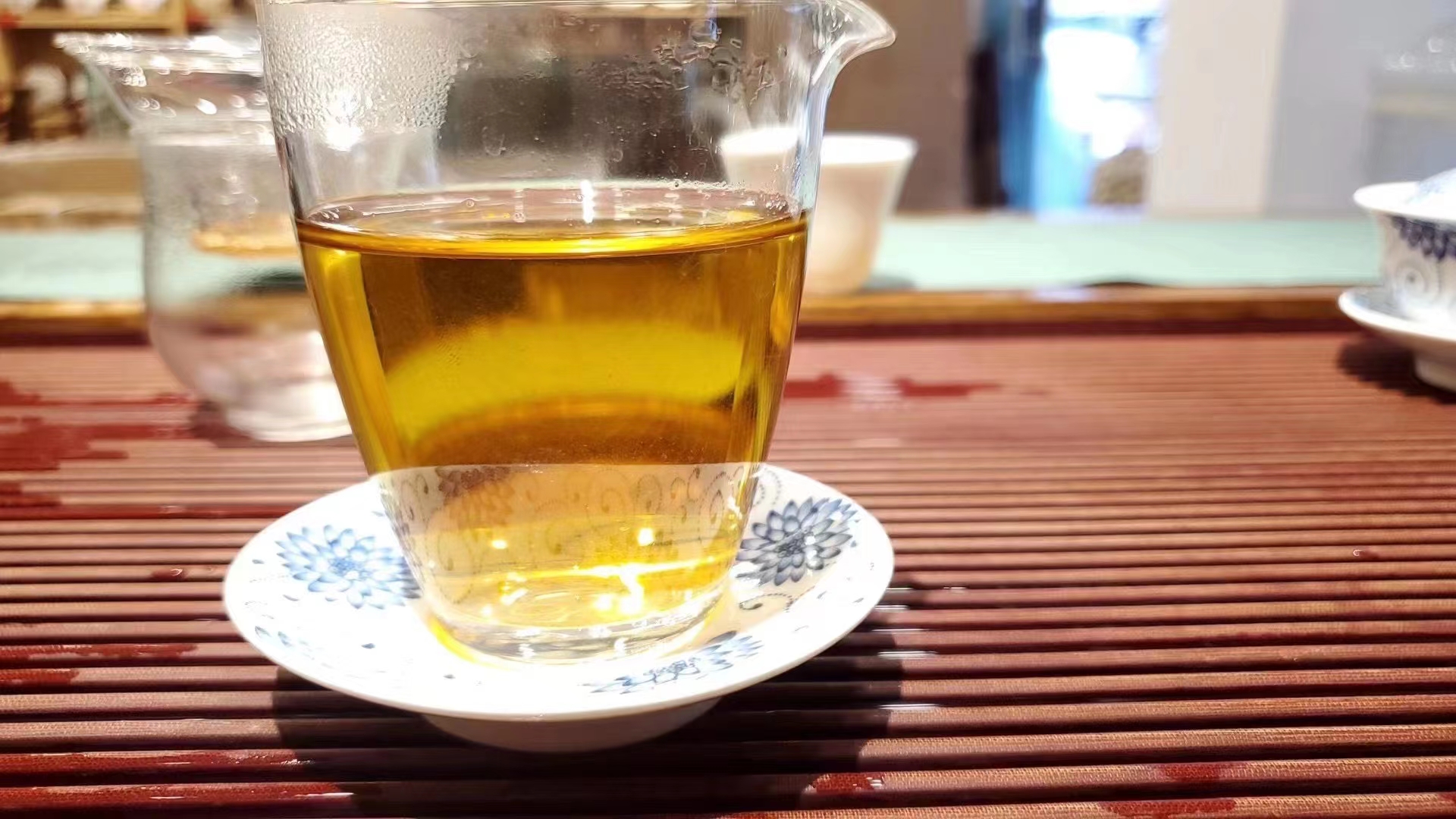 揭秘茶叶炒制艺术：从鲜叶到成品，全程解析炒制工艺(图1)