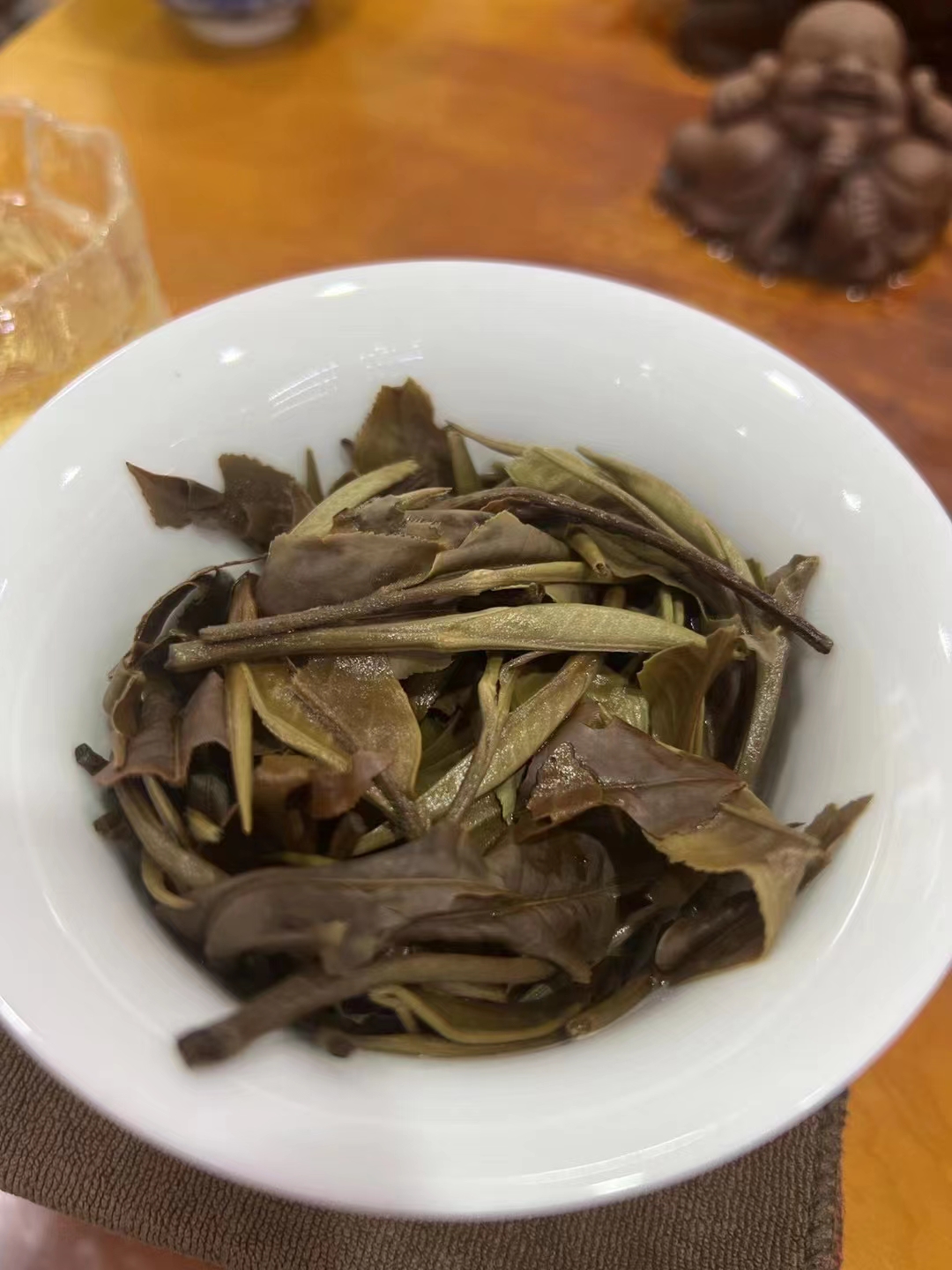 揭露茶叶造假：如何辨别真假龙井茶的五大关键点(图1)