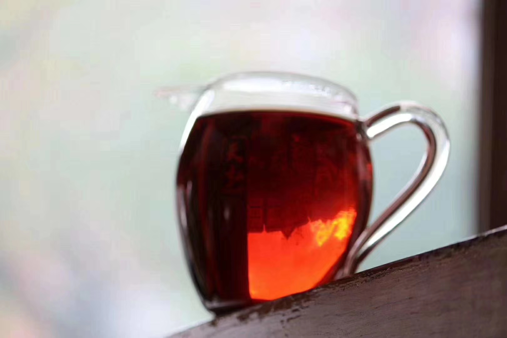 红茶的魅力：探索从茶园到茶杯的精致旅程(图1)