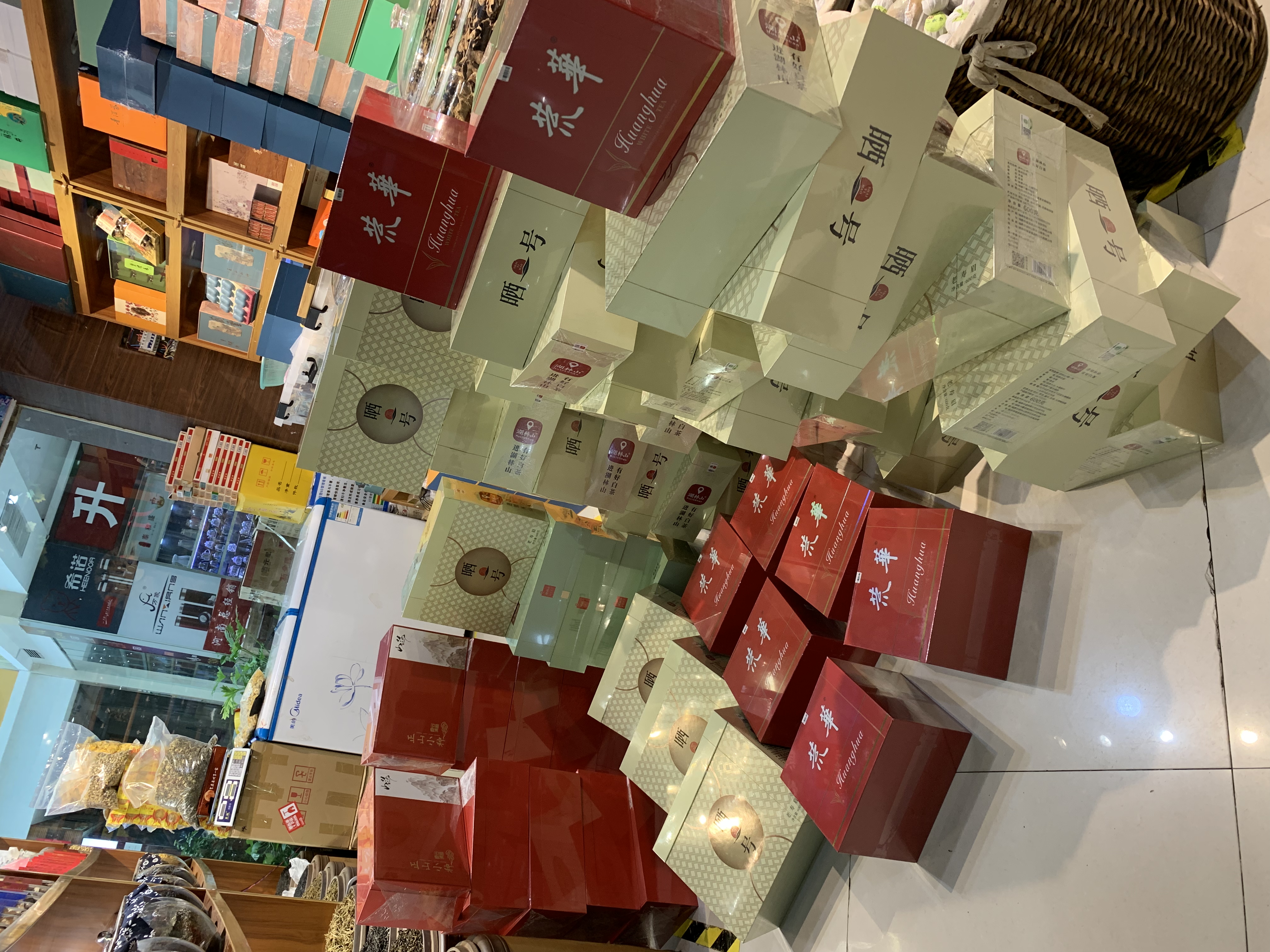 “揭秘乌龙茶冲泡艺术：先水后叶，品味茶香四溢的秘诀”(图1)