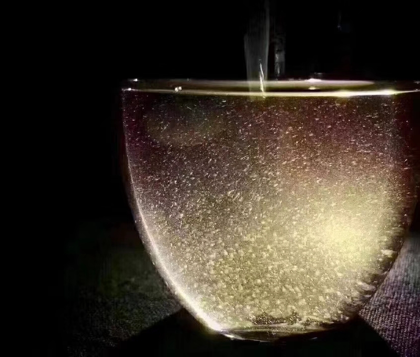 茶叶水洗脸的科学解析：每日使用是否真的有益肌肤？(图1)