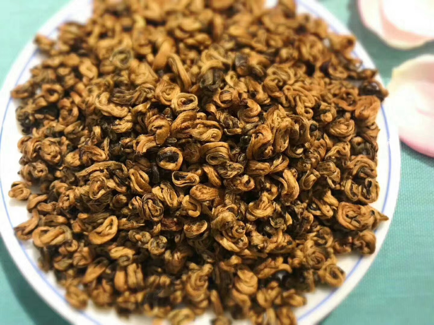1克茶叶的奥秘：从重量到香气，全面解析茶叶的微观世界(图1)