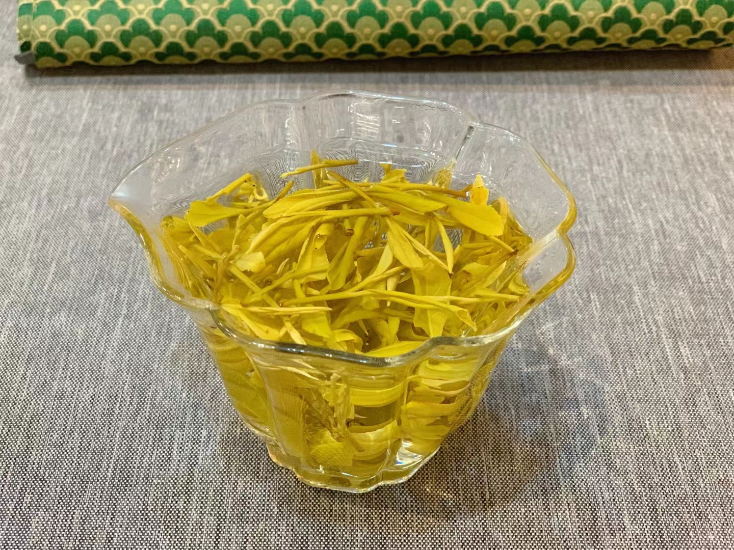 夏日清凉之选：探索适合夏季饮用的茶叶种类与冲泡技巧(图1)