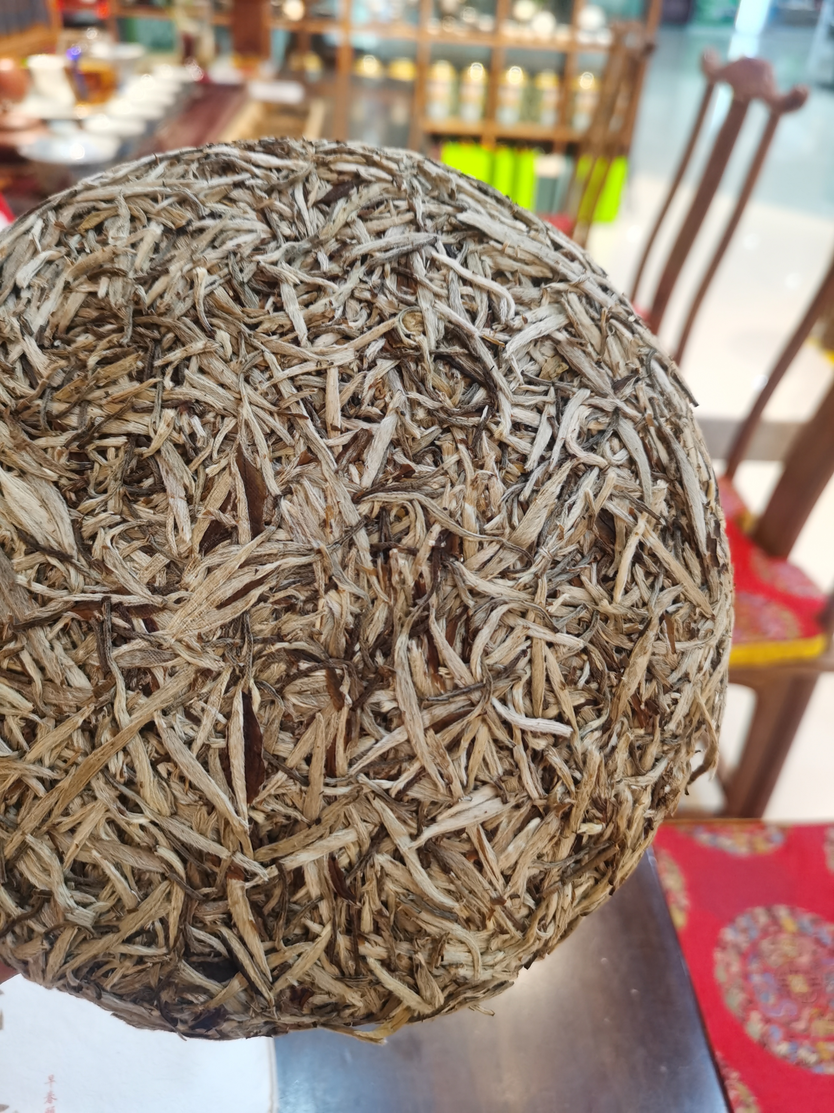 “茶叶工艺品遇水后的变化：揭秘茶叶与水的奇妙互动”(图1)