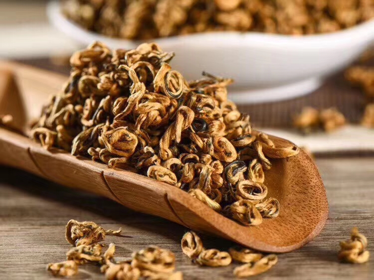 景谷白龙茶叶旗舰店：探索云南古树白茶的独特魅力与冲泡艺术(图1)