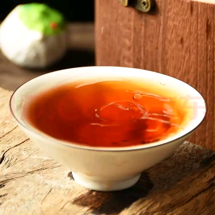 普洱茶的深度解析：从古树到陈化，全面掌握其独特魅力(图1)