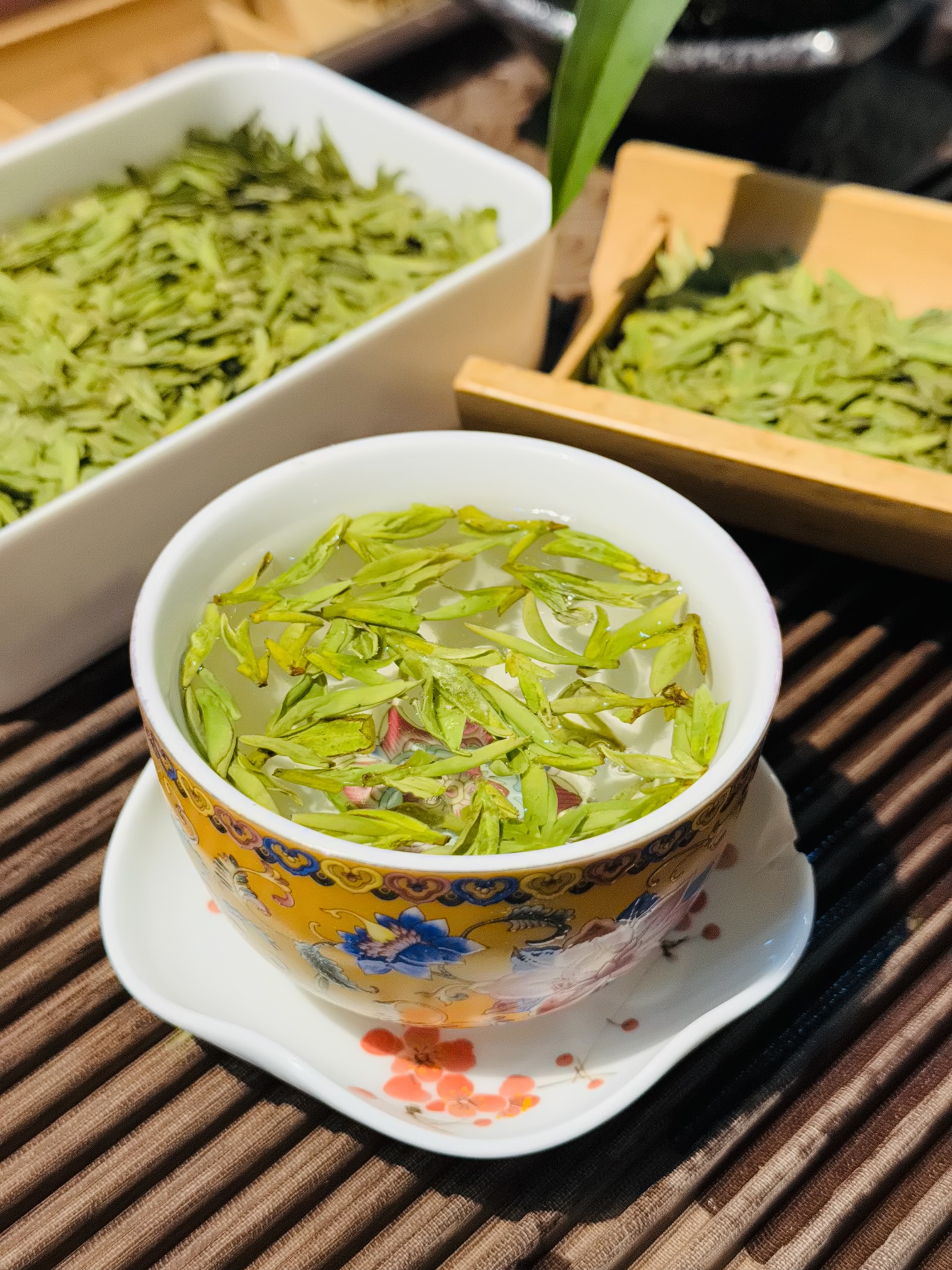 乌龙茶的独特魅力：探秘其制作工艺与品鉴技巧(图1)
