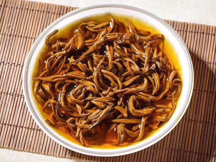 茶叶久浸泡的科学解析：如何掌握最佳冲泡时间以释放完美风味(图1)