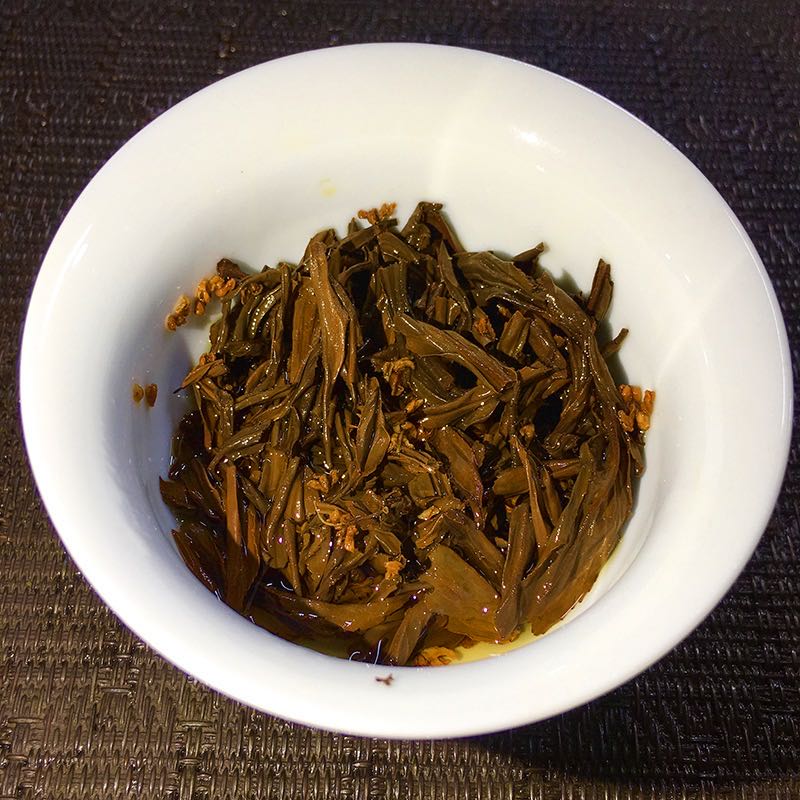 小严茶叶：探秘高山云雾中的珍稀茶源与独特制作工艺(图1)