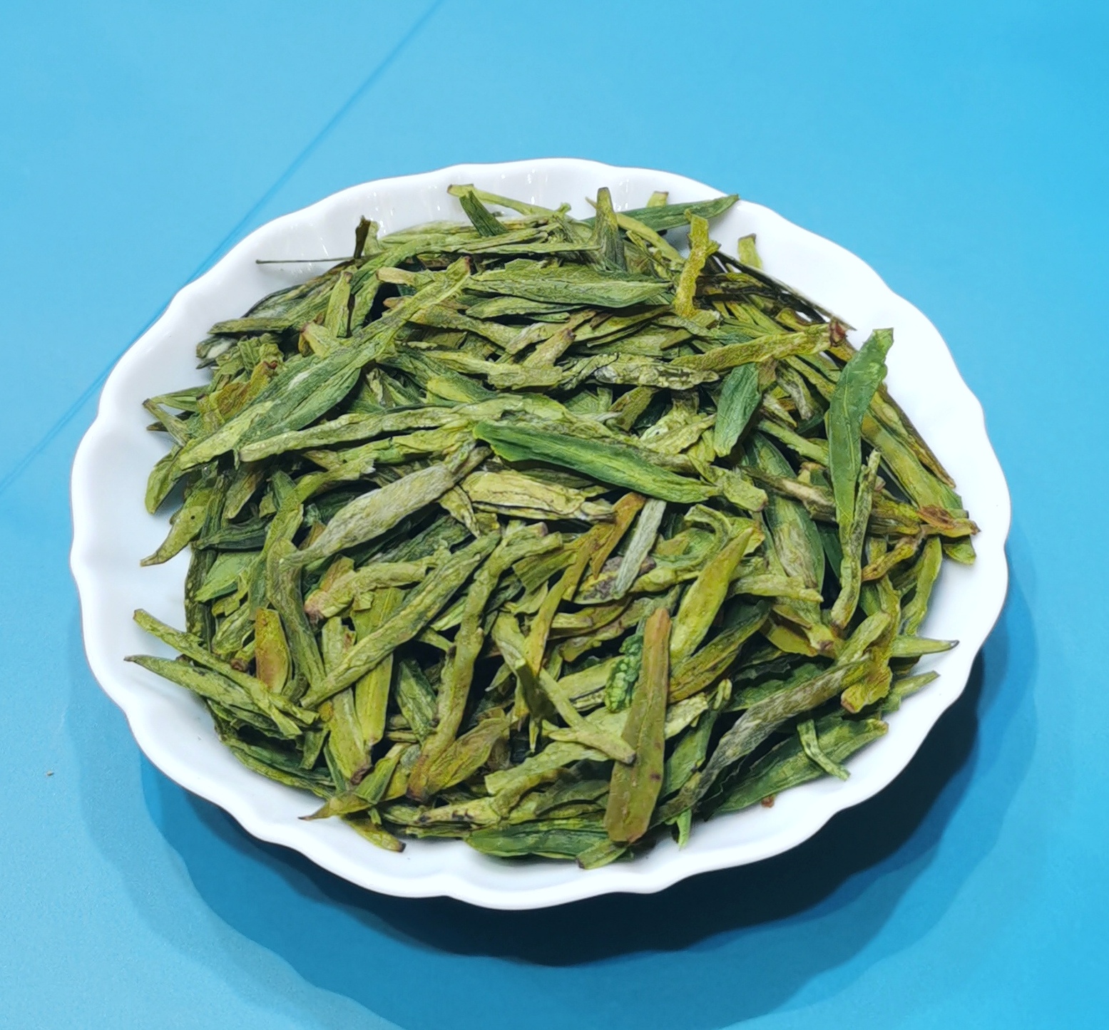 白茶的精致艺术：探索从嫩芽到佳饮的品质之旅(图1)