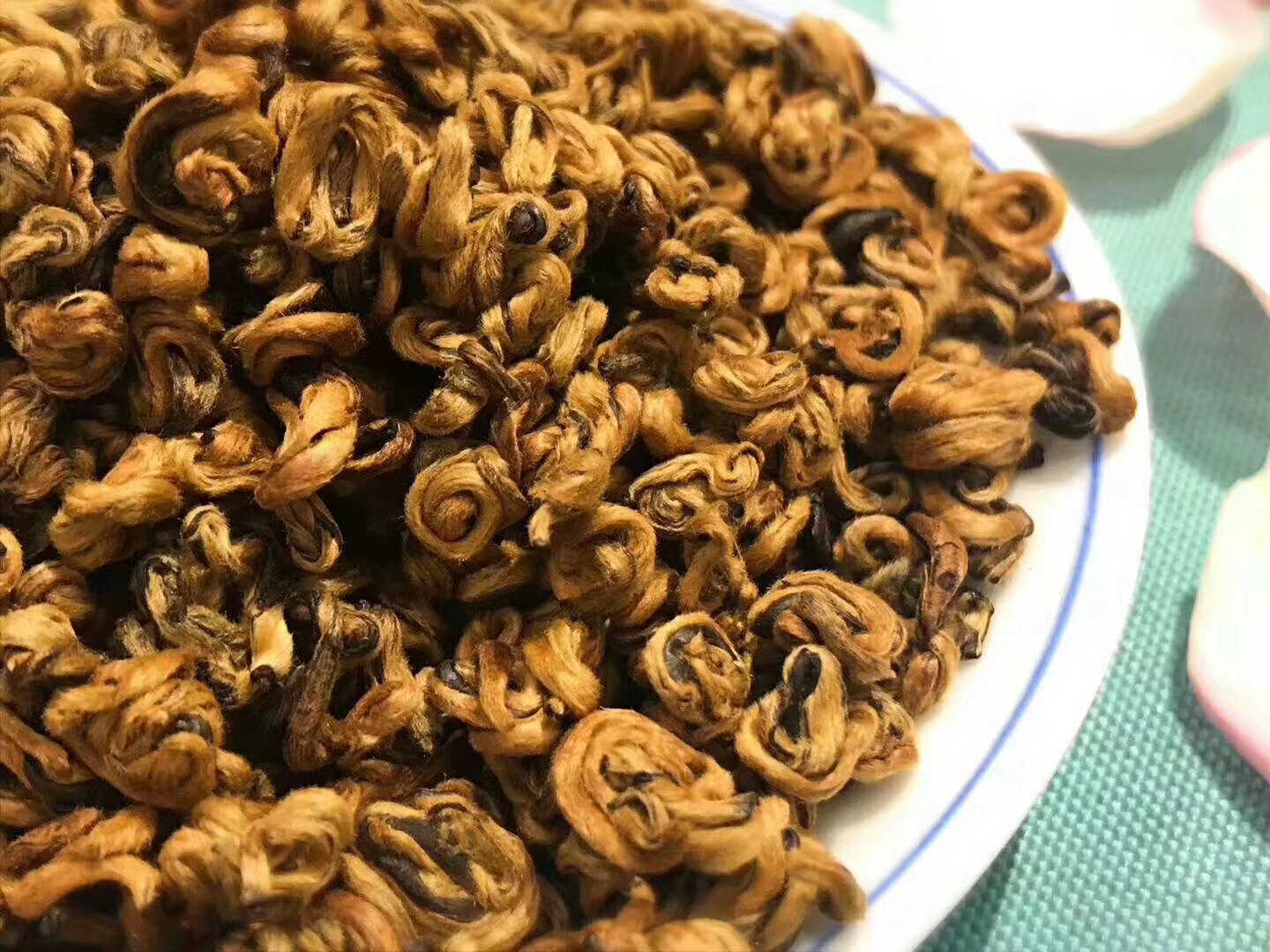 揭秘茶叶市场中的坑爹陷阱：如何辨别真假茶叶(图1)