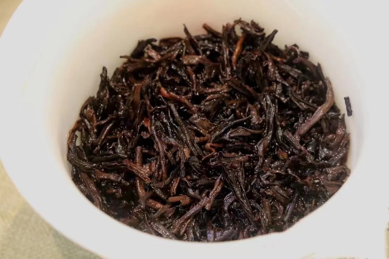 茶叶保存的科学：室温对茶叶品质的影响与最佳存储温度解析(图1)