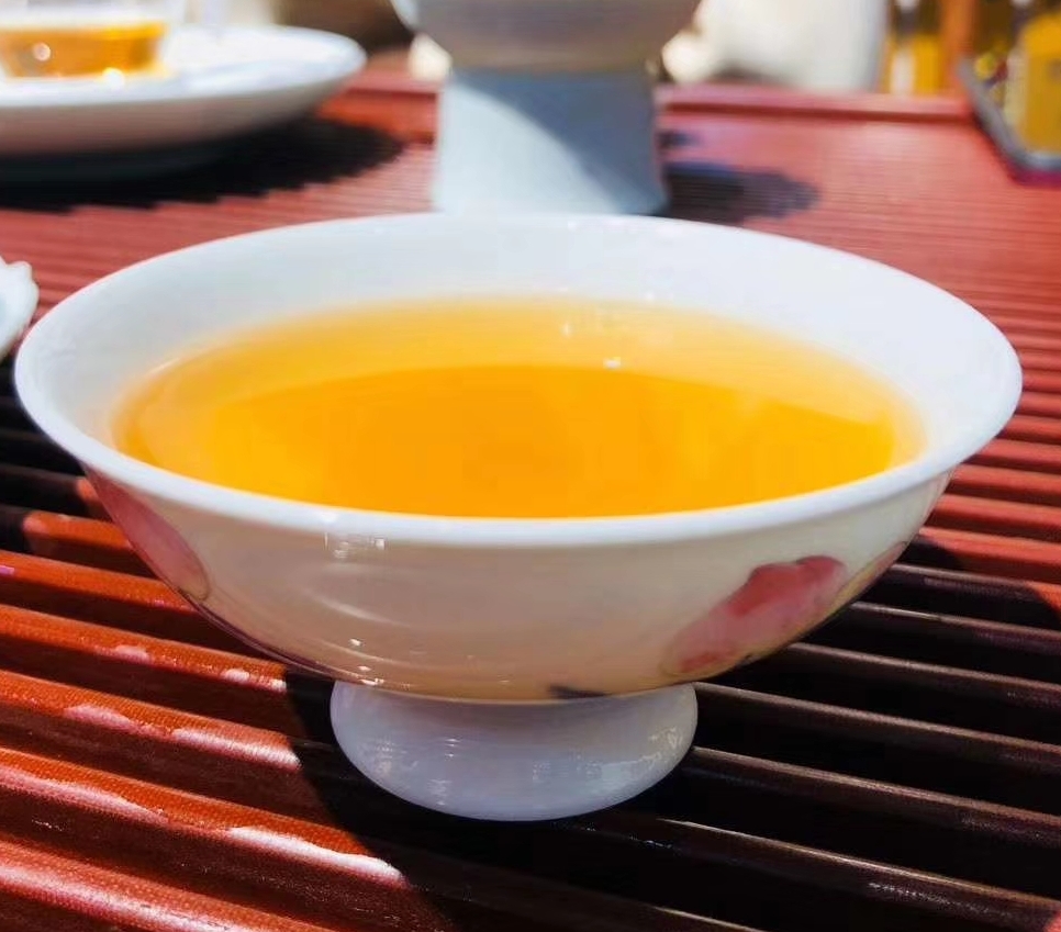 海西茶叶的崛起：探索高原茶香背后的秘密(图1)