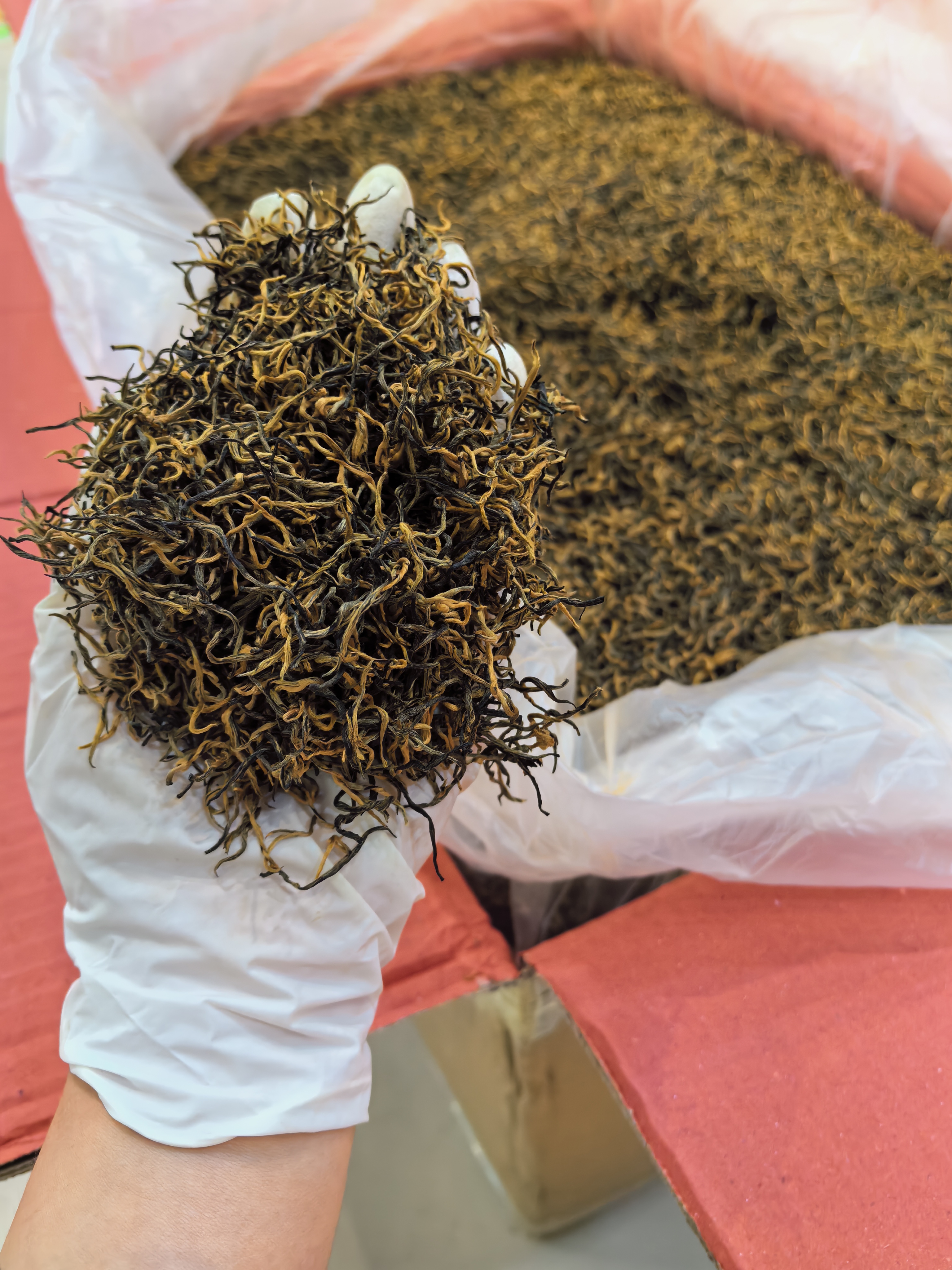 波兰茶叶市场解析：如何选择与寄送优质茶叶至波兰(图1)
