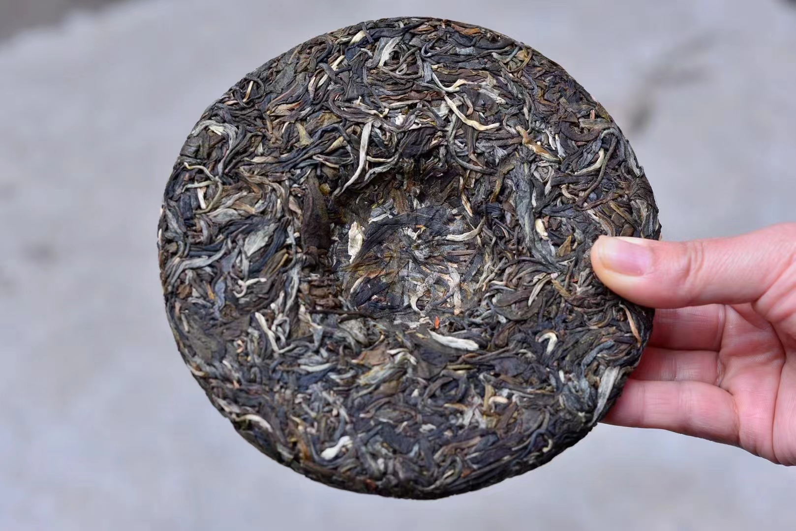 茶叶装箱的艺术：揭秘专业包装如何保持茶叶新鲜与风味(图1)