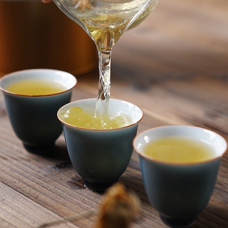 茶香四溢：古诗词中的茶叶韵味与冲泡艺术(图1)