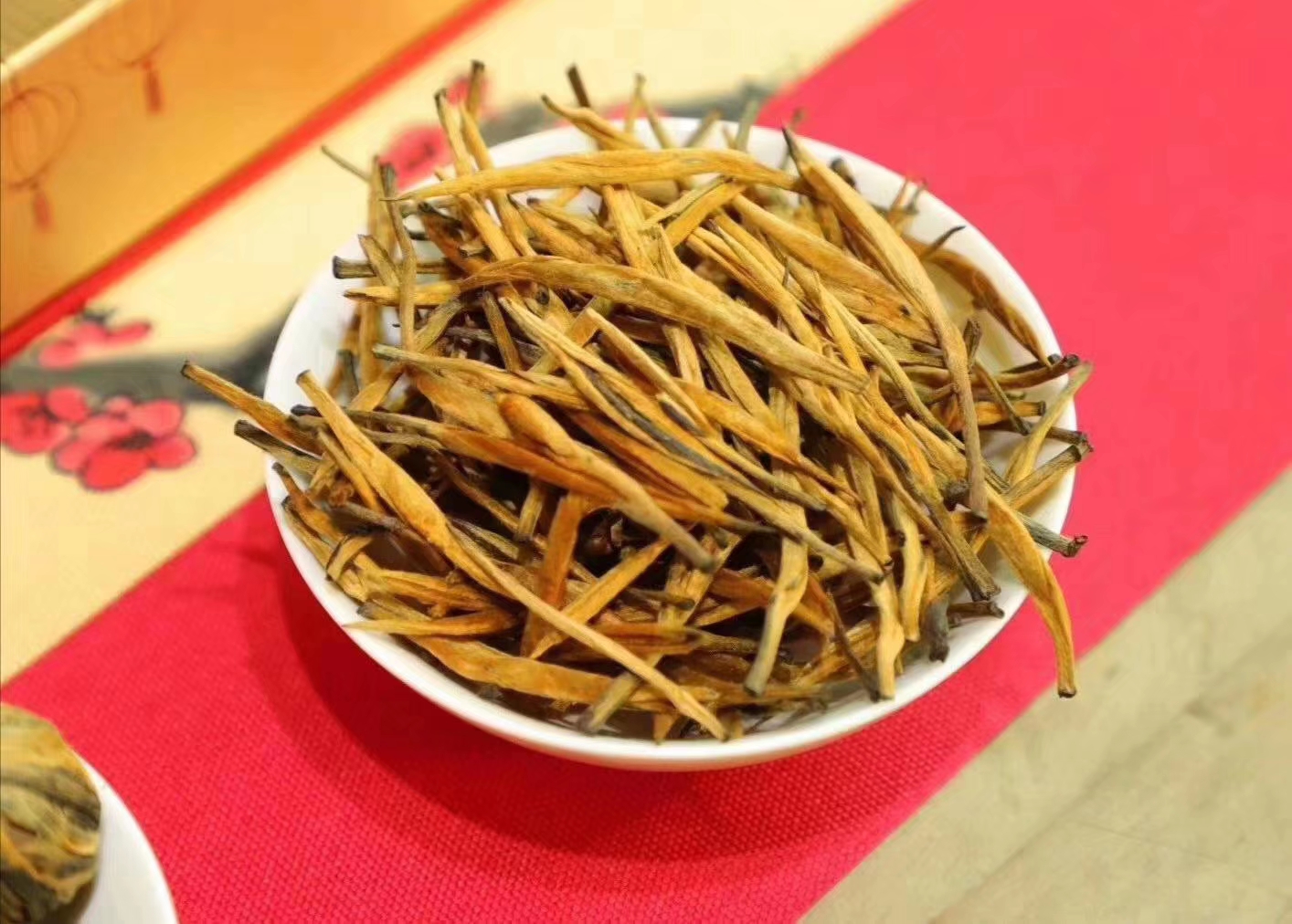 专业茶叶储存瓷罐代理指南：如何选择与使用以保持茶叶最佳风味(图1)