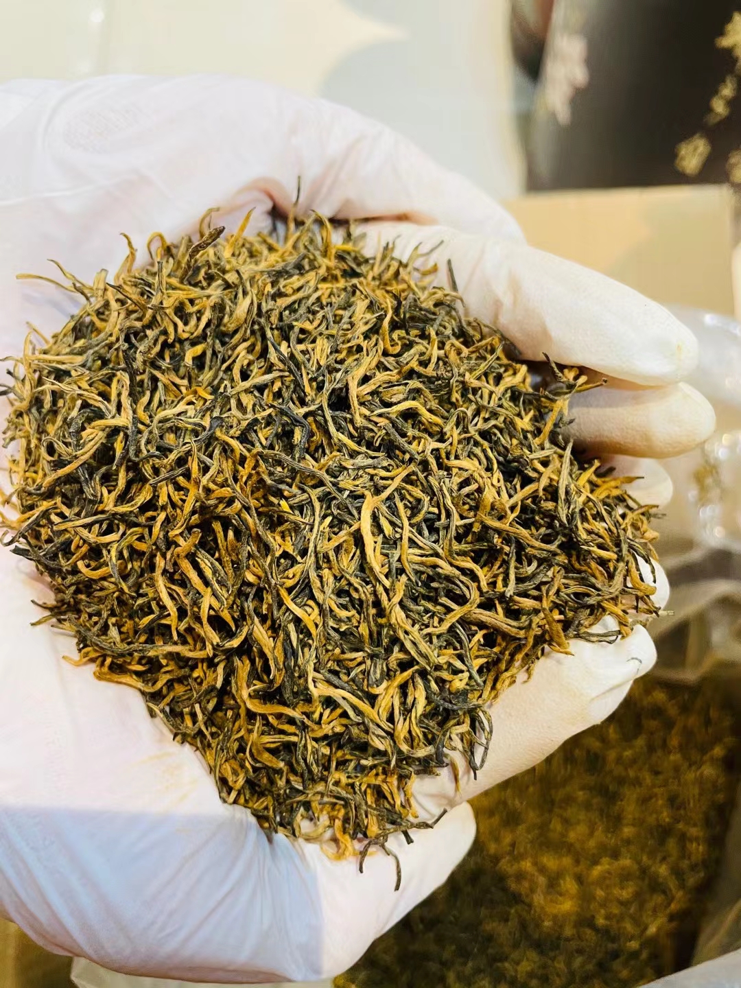 茶叶年份鉴别指南：从色泽到香气，专家教你如何辨别茶叶的真实年龄(图1)