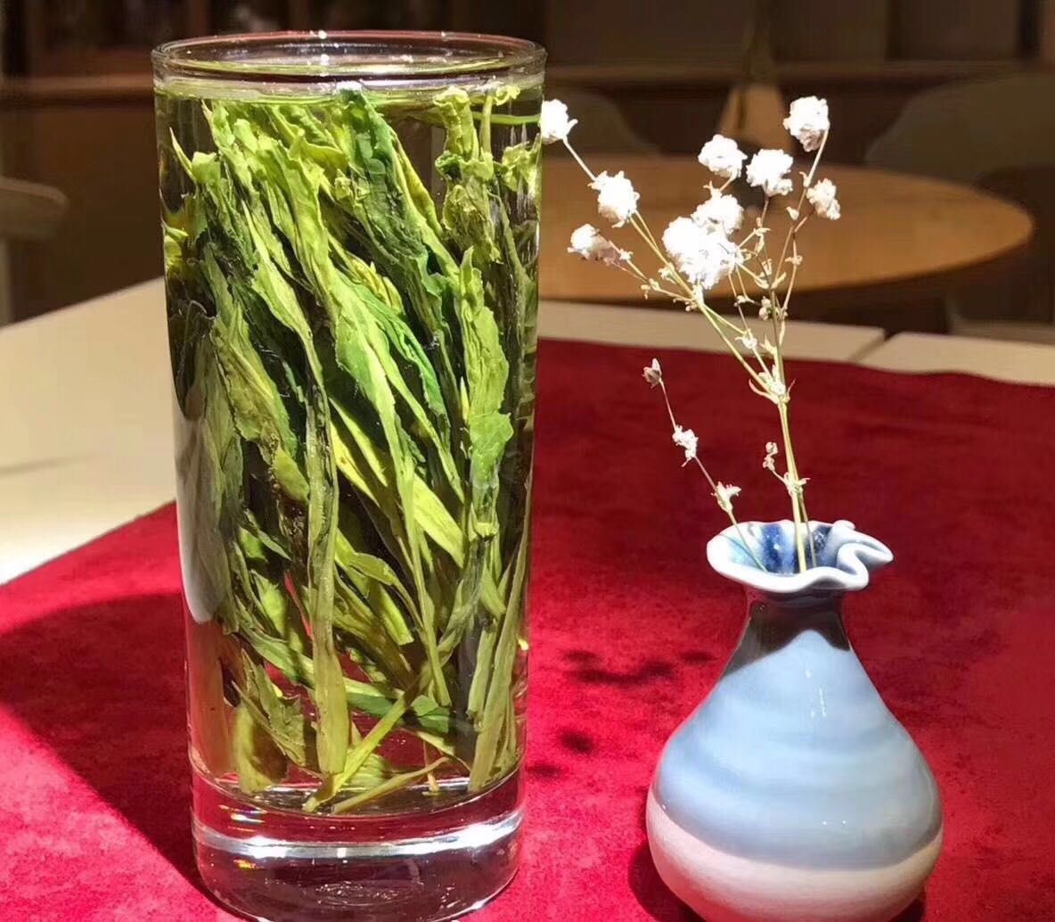 揭秘橙黄清澈茶汤：探索茶叶色泽背后的科学与艺术(图1)