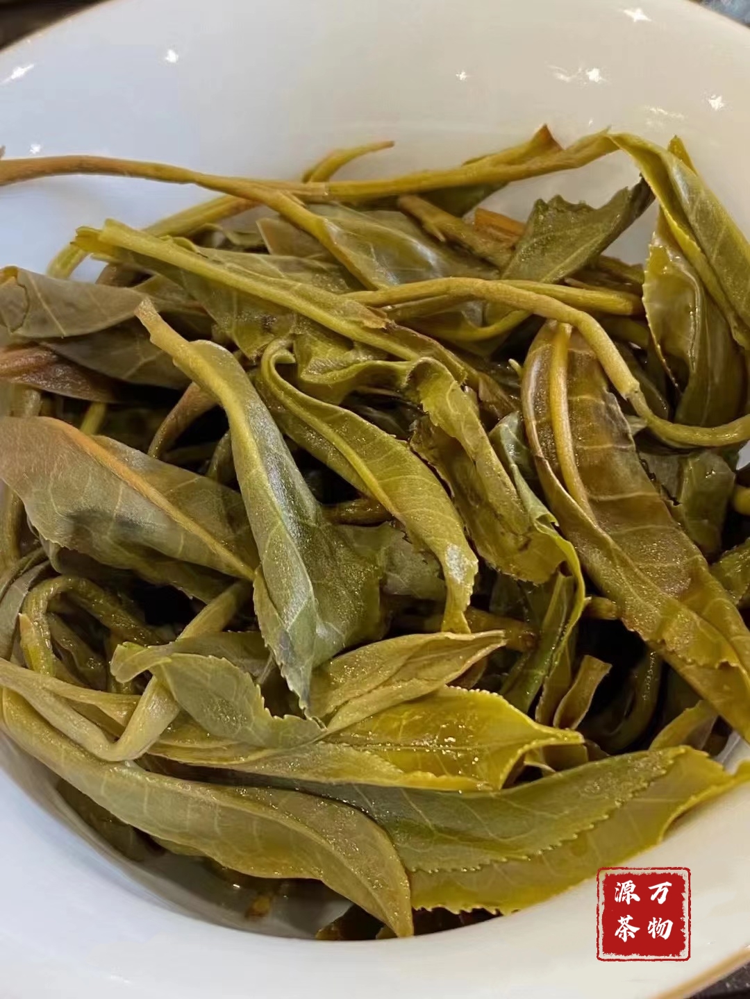 雪山之韵：探索高山茶叶的独特风味与制作工艺(图1)