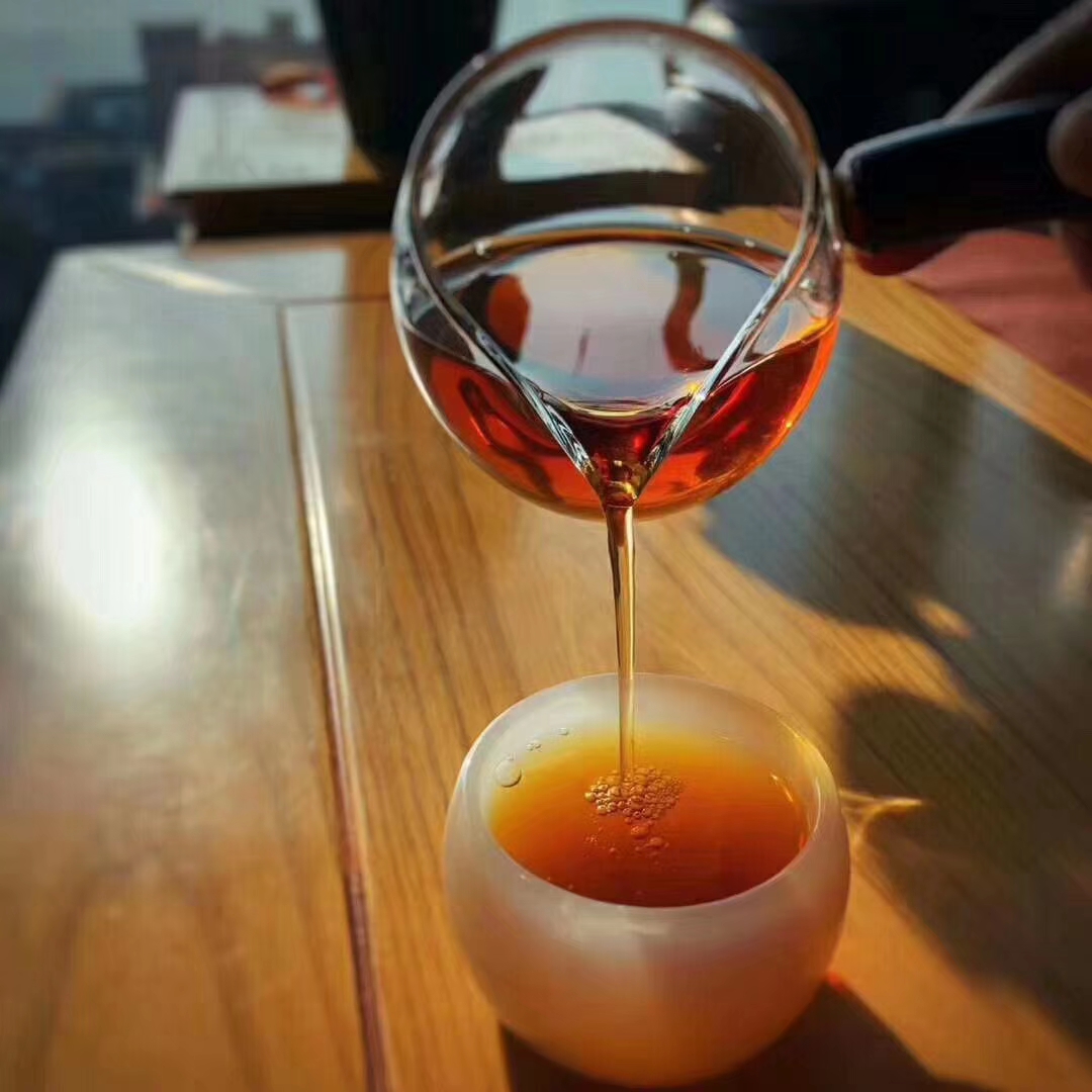 “茶香四溢：探索茶园中的野生动物生态与茶叶品质的奇妙联系”(图1)
