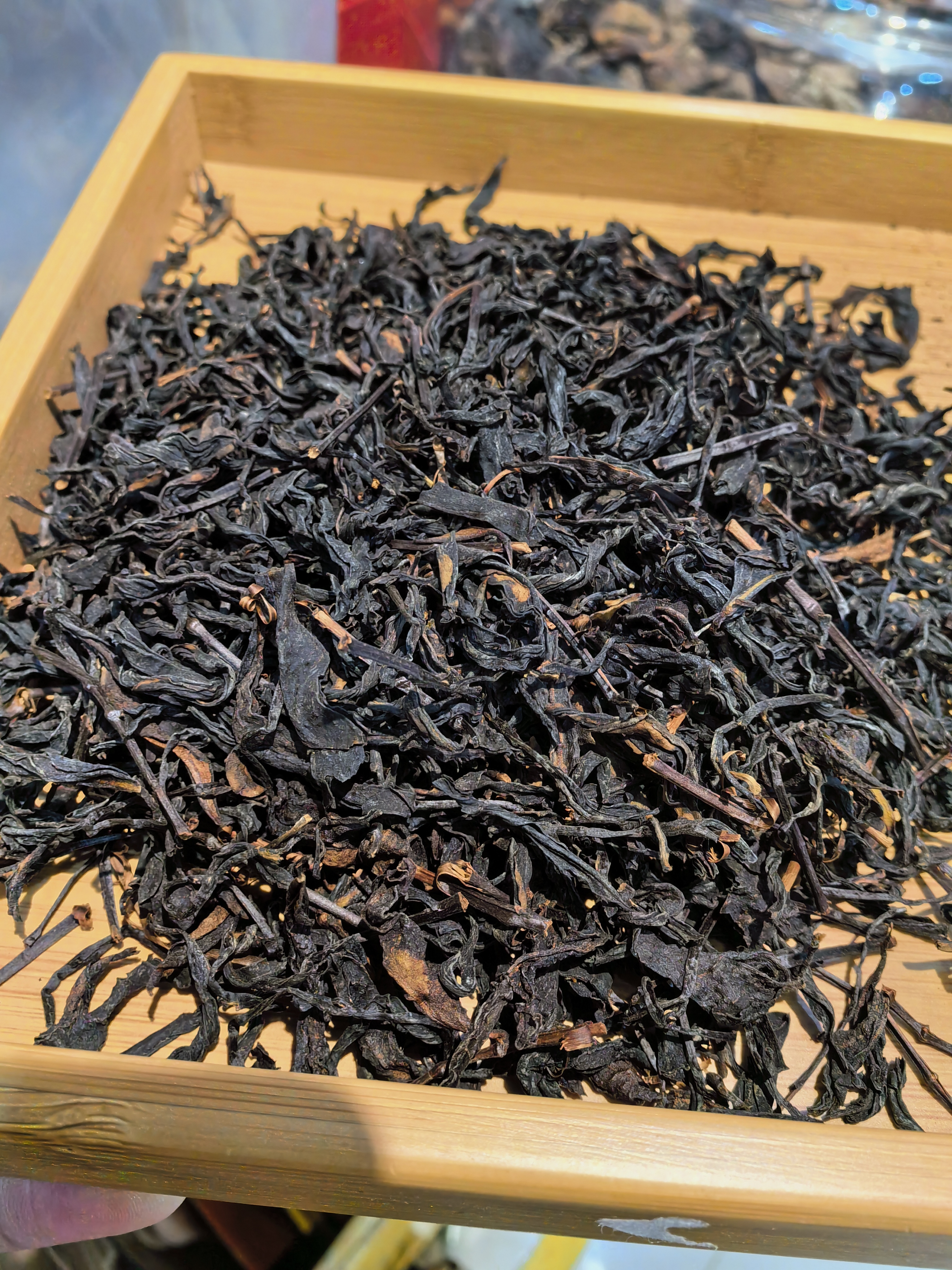 老枞茶叶的独特韵味：从冲泡到品鉴，探索其深层风味(图1)